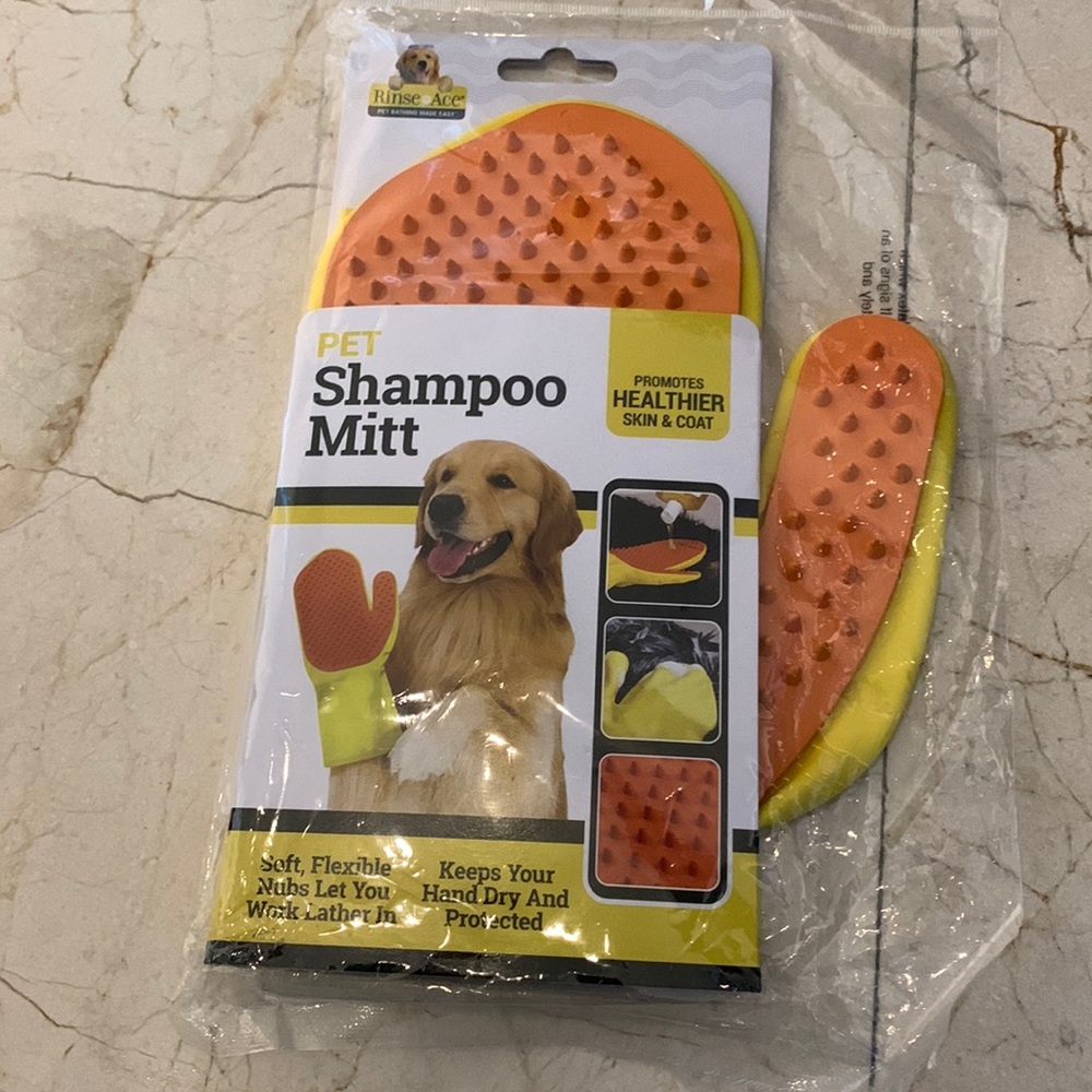 Rinse Ace Pet Shampoo Mitt promote healthier skin &coat NWT